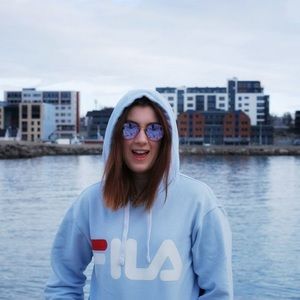 Meet your Posher, Ina-christine